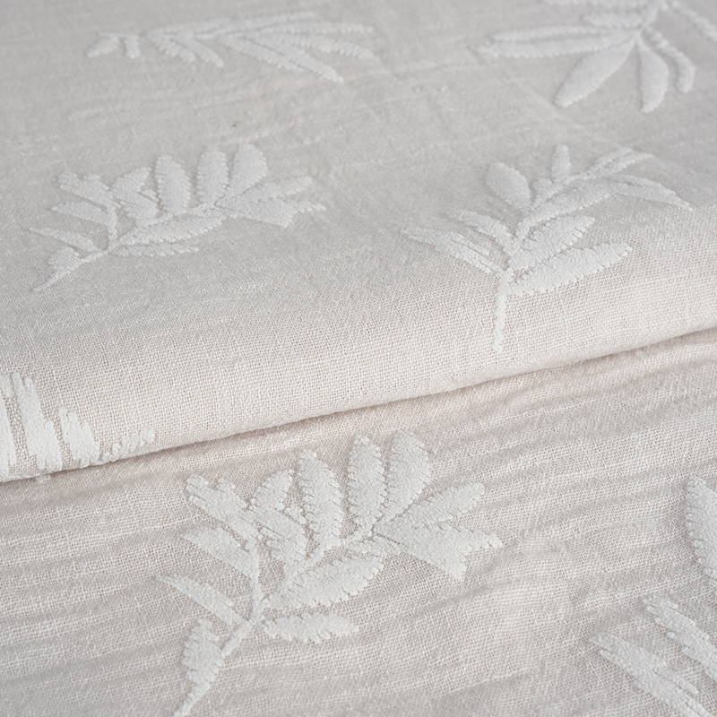 Polyesterová priadza napodobňujúca penovú penu z konopných listov