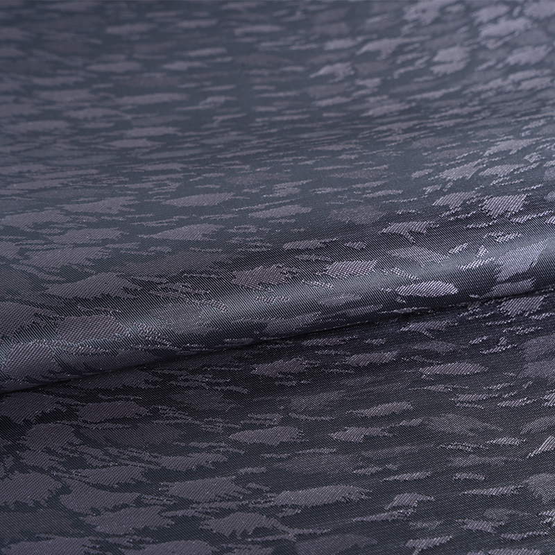 Katiónový žakár s leopardou potlačou