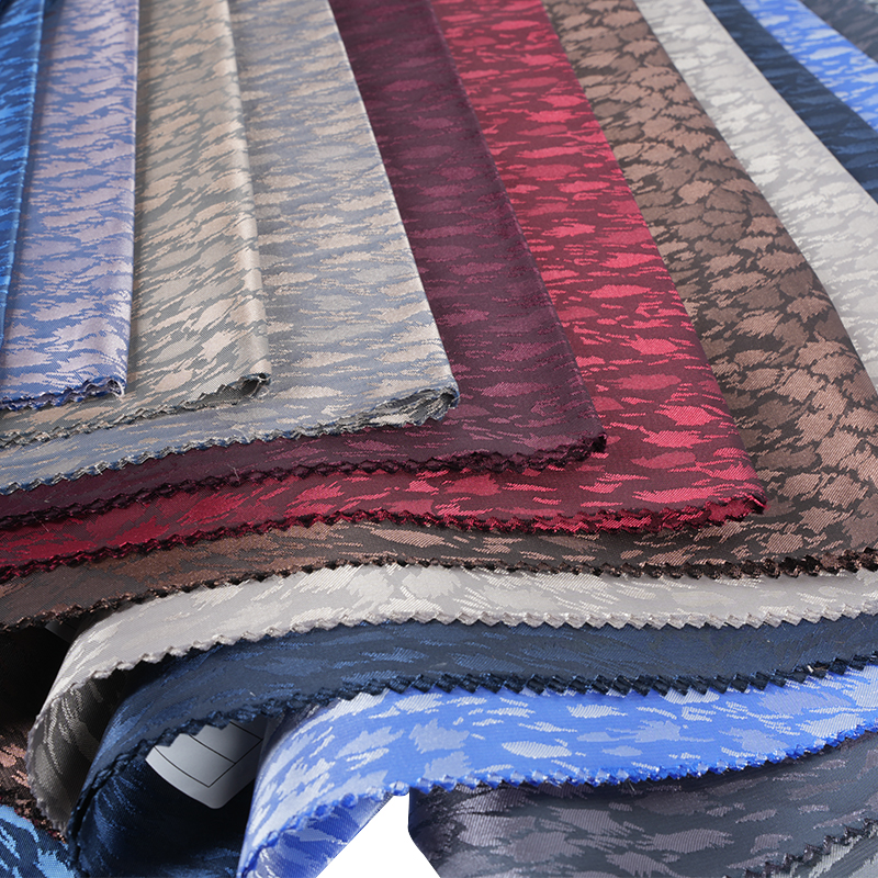 Katiónový žakár s leopardou potlačou