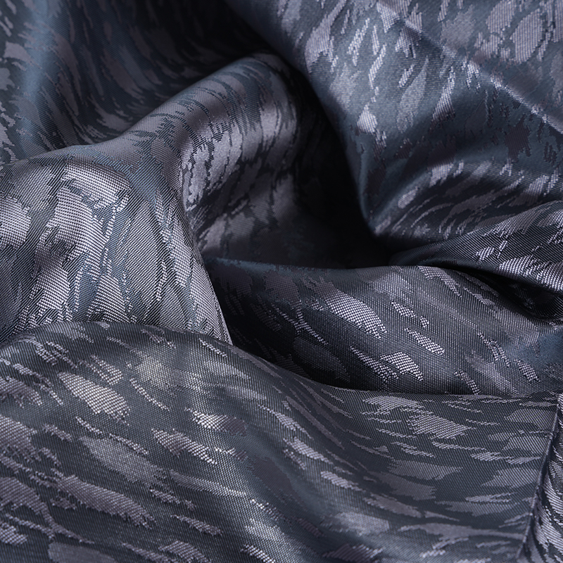 Katiónový žakár s leopardou potlačou