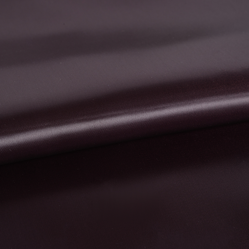 Katiónová saténová tkanina