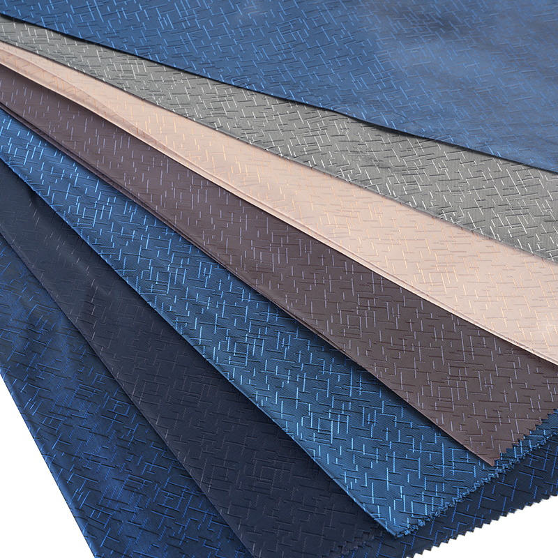 Žakárová tkanina PV s nepravidelnou líniou