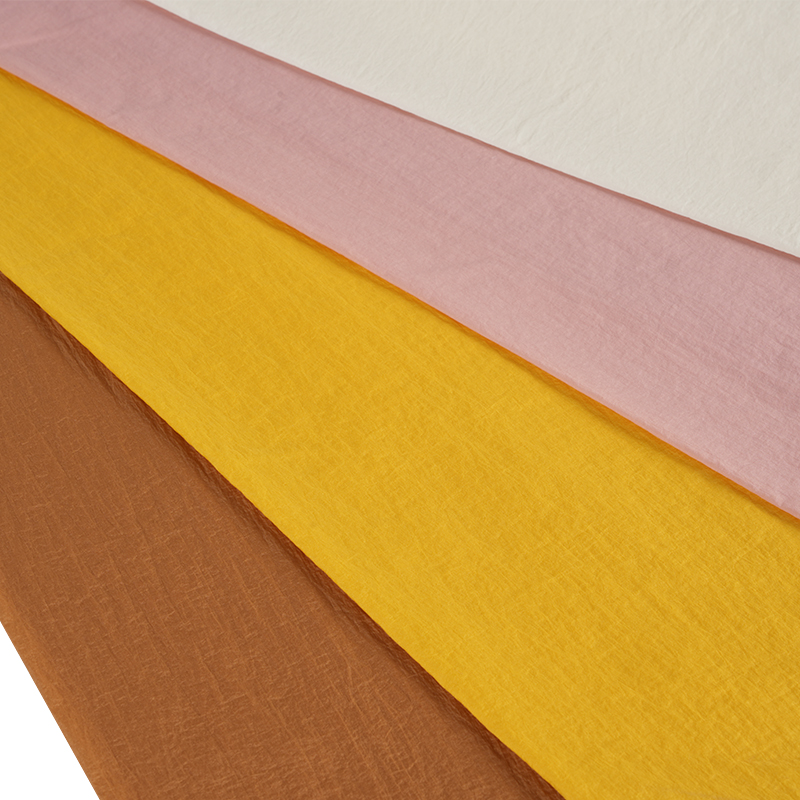 400T polomatná nízkoelastická nylonová pradiaca tkanina na farbenie