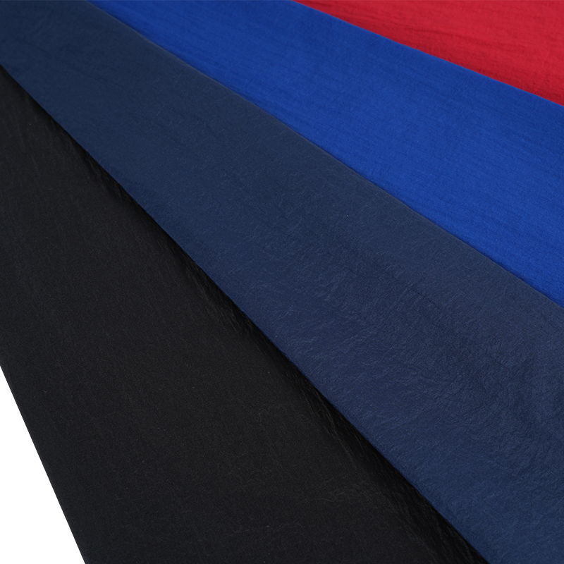 400T polomatná nízkoelastická nylonová pradiaca tkanina na farbenie