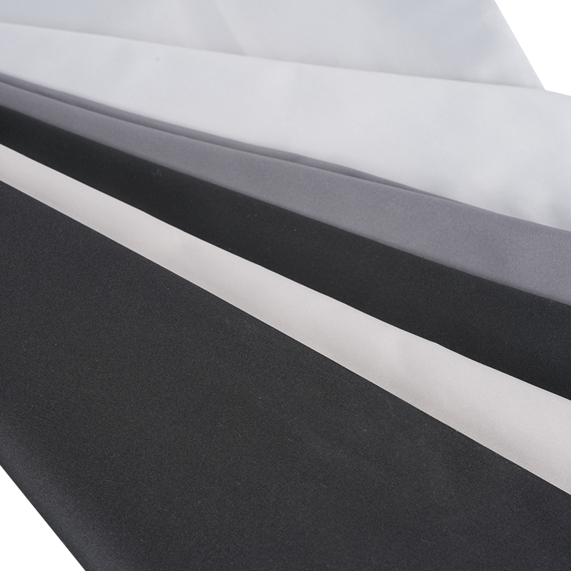 Mäkká 210T polyesterová tkaná látka Pongee na podšívku