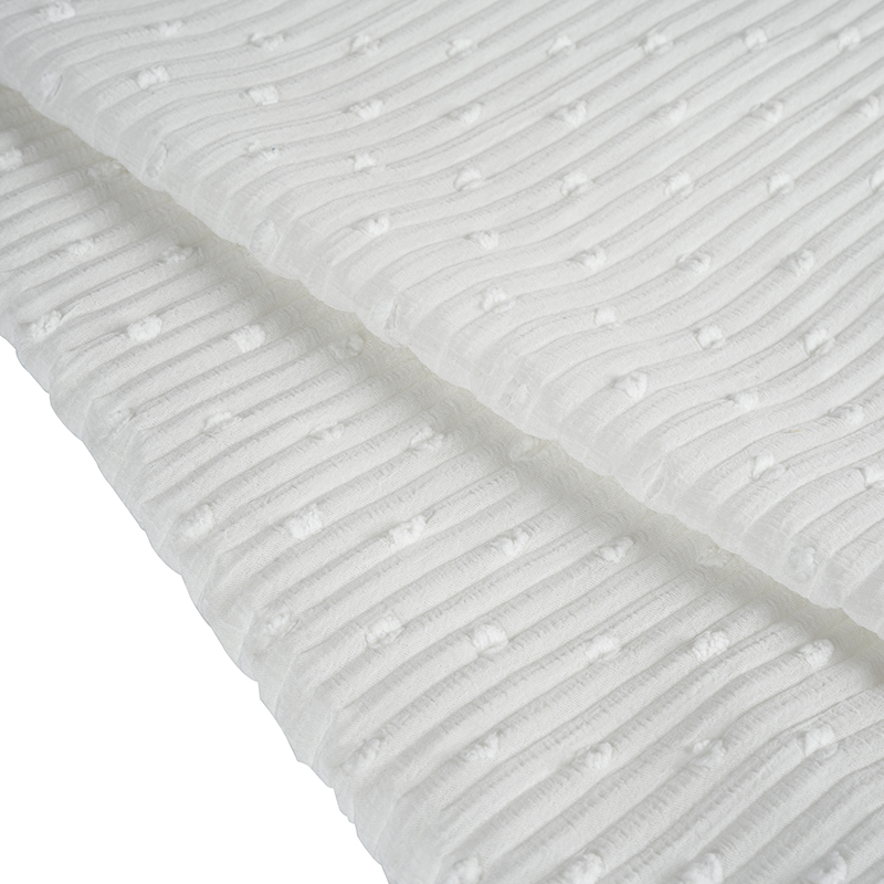 Polyesterová priadza imitujúca penovú penu z konopných listov